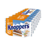 Knoppers Alb și Negru – 8 x 25 g – Felii de napolitană umplute cu napolitane cu cacao neagră, bucăți de biscuiți negri, lapte și cremă de nuga