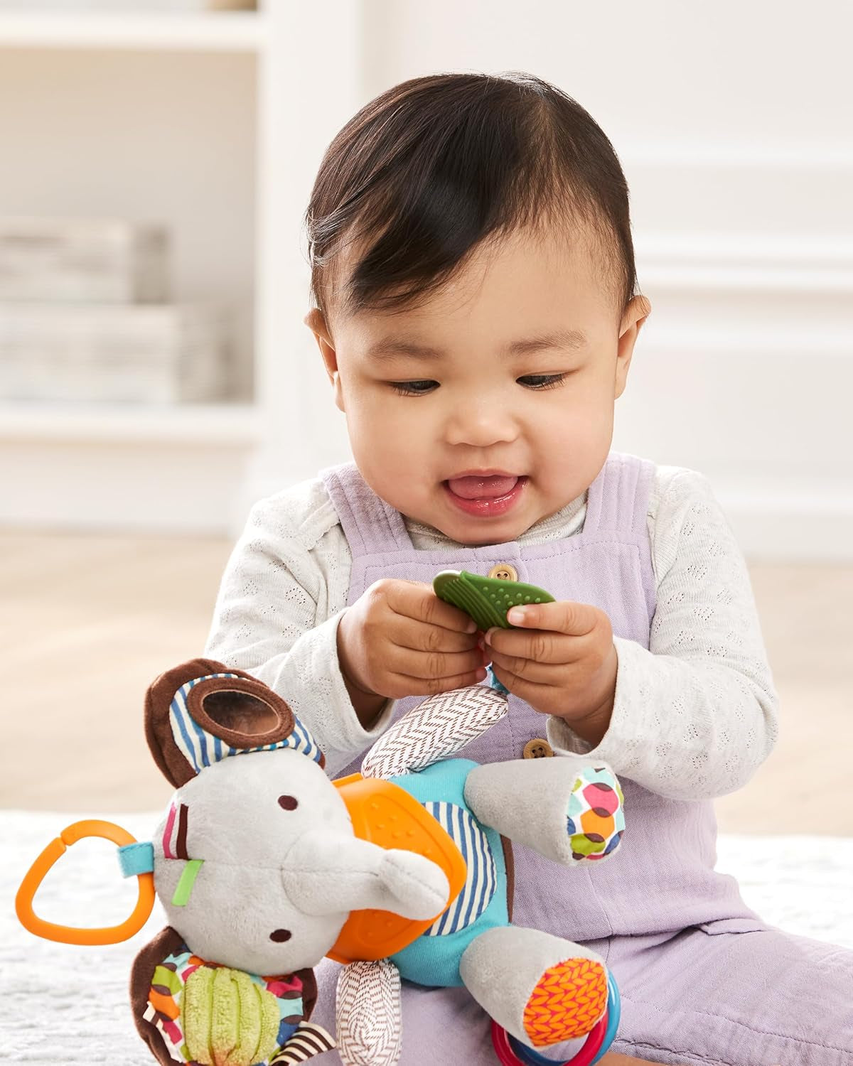 Skip Hop Bandana Buddies jucărie de activitate, jucărie moale pentru bebeluși și copii, multicoloră, elefant Jucarii Bebe Naty Shop