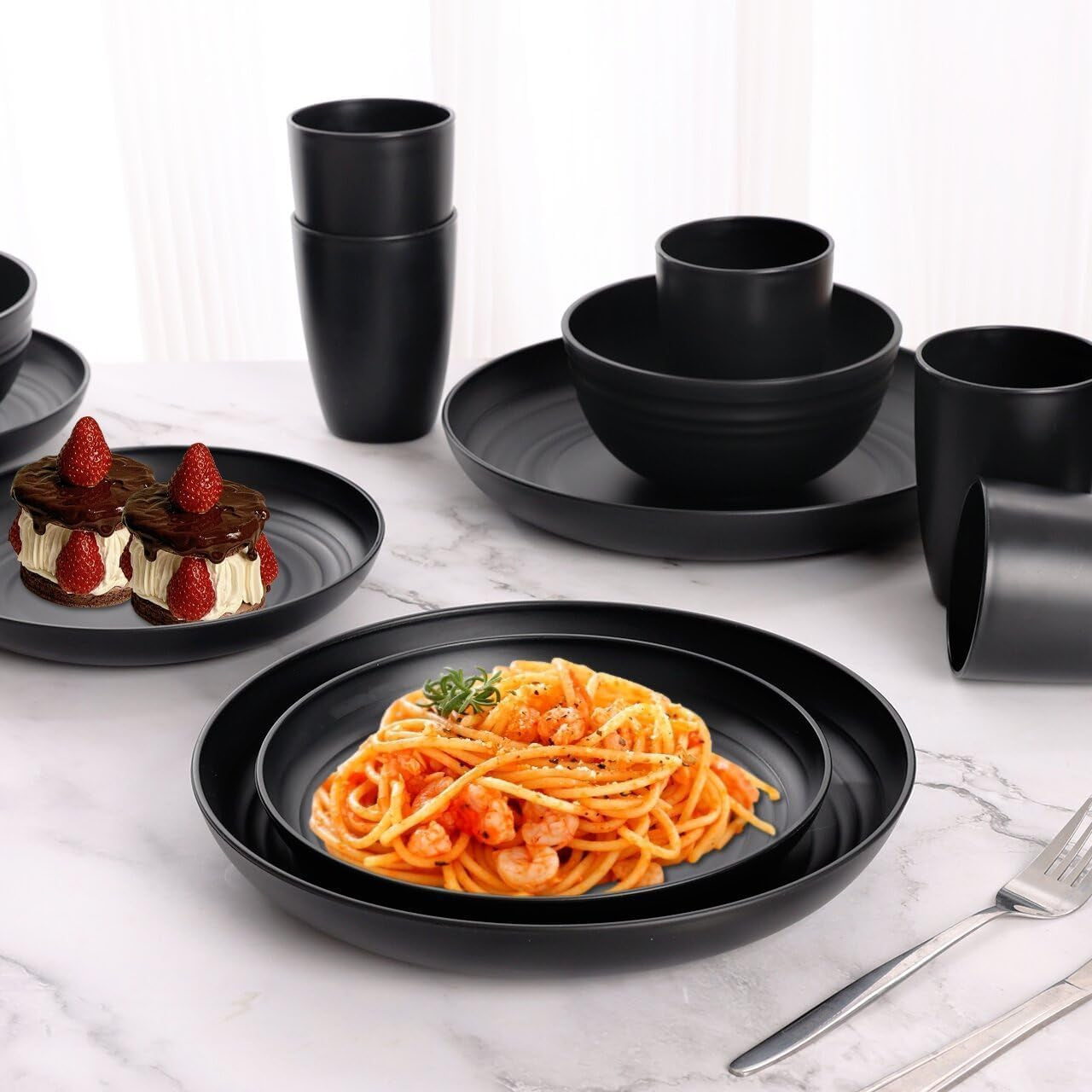 Set de veselă pentru camping, 32 de piese, pentru 8 persoane, set de veselă din plastic ușor și reutilizabil, inclusiv boluri, farfurii, căni, veselă din plastic ecologic, incasabilă, pentru picnicuri