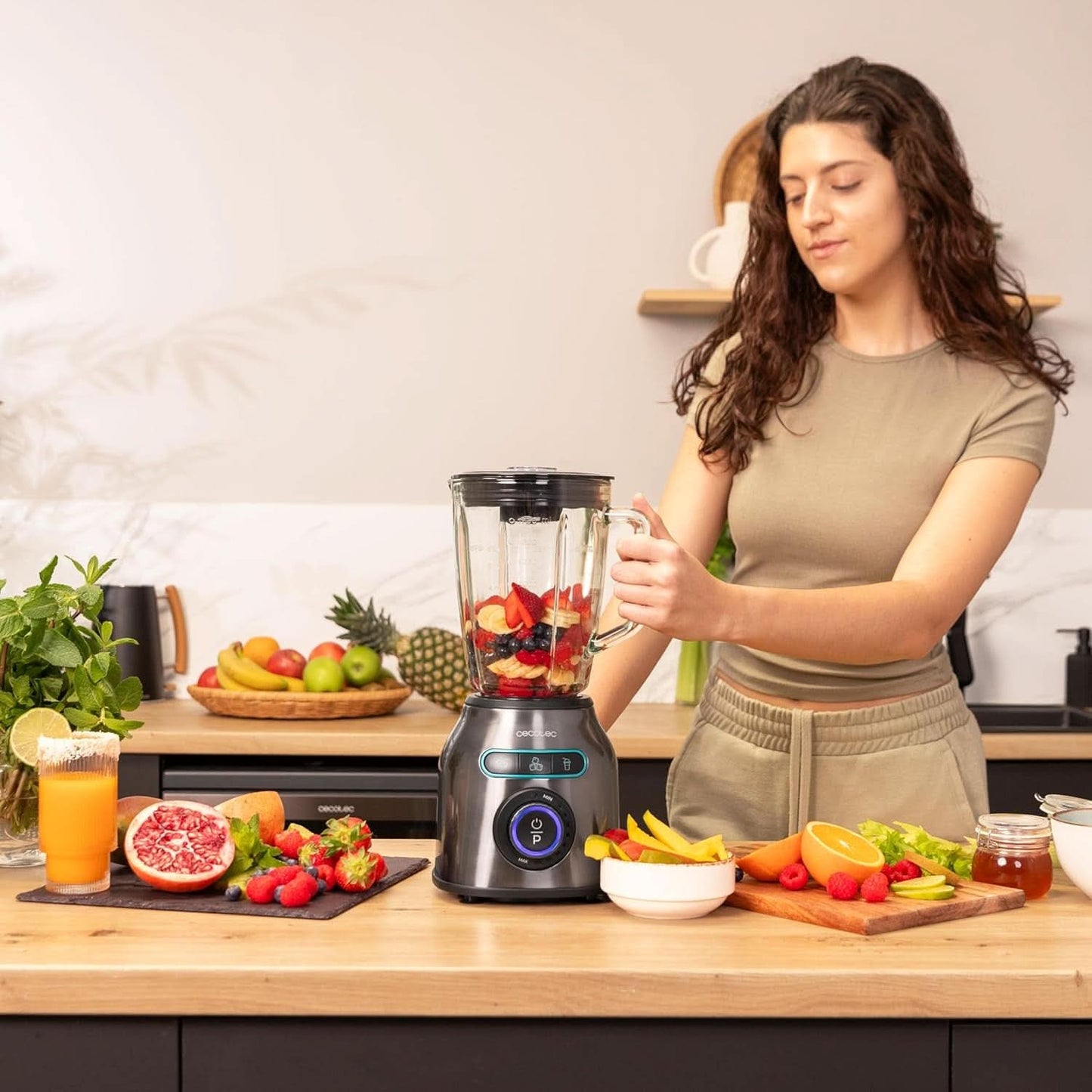 Cecotec Standmixer Power Black Titanium 2200MAX Smooth, 2200 W Maximale Leistung, 6 Klingen Aus Edelstahl, Ice-Crush-Funktion, Turbo- Und Smoothie-Funktion, Autoclean-Funktion Bucatarie Naty Shop