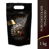 Bile de ciocolată extra neagră Lindt LINDOR și biluțe de ciocolată cu cremă de căpșuni LINDOR | pungă resigilabilă de 1 kg | aprox. 80 de biluțe de ciocolată albă cu cremă de căpșuni