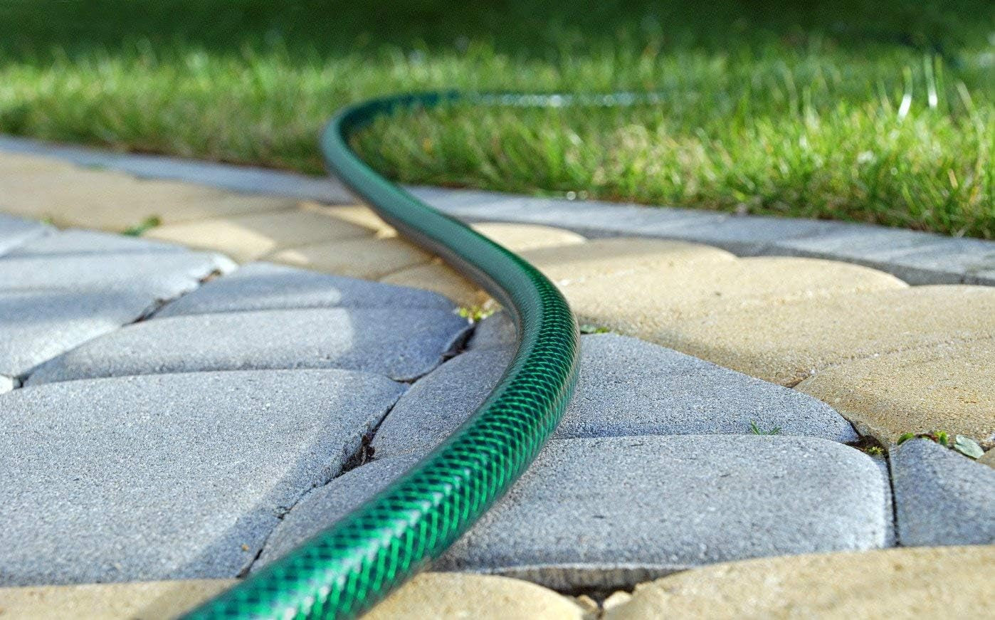 Furtun de grădină CELLFAST, furtun de apă din poliester cu țesătură încrucișată cu 3 straturi pentru grădină, furtun flexibil de irigații, rezistent la UV, anti-alge, 2 bari, 1/2 inch, 10 metri, economic