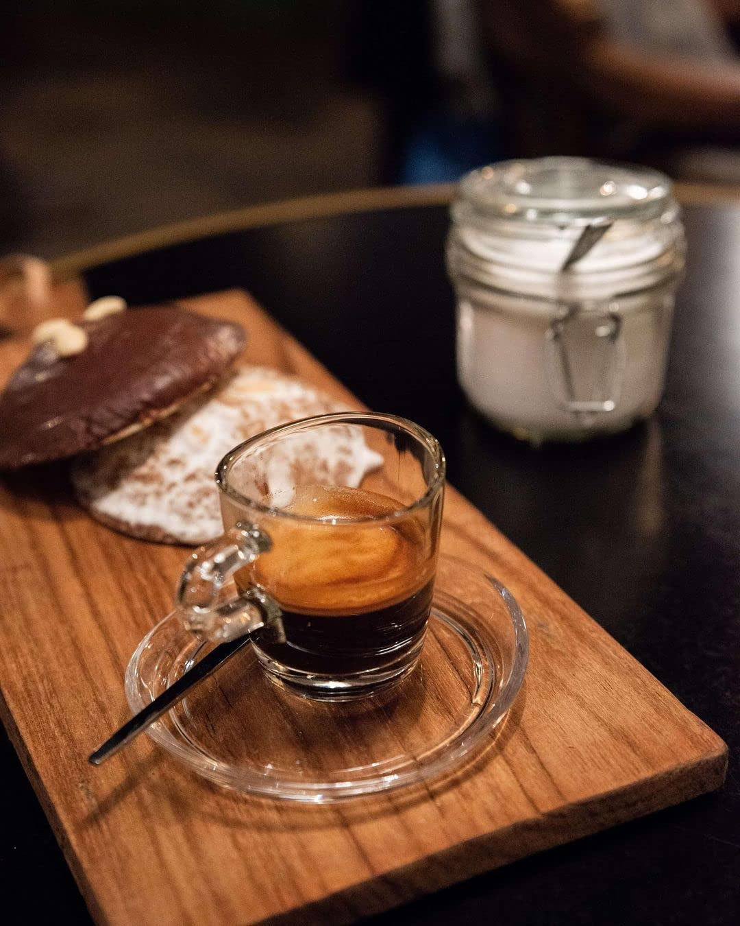 Espresso N°10 de la Coffee858 - Amestec de espresso puternic și picant, format din 70% boabe Arabica din Brazilia și 30% Robusta (1000g)