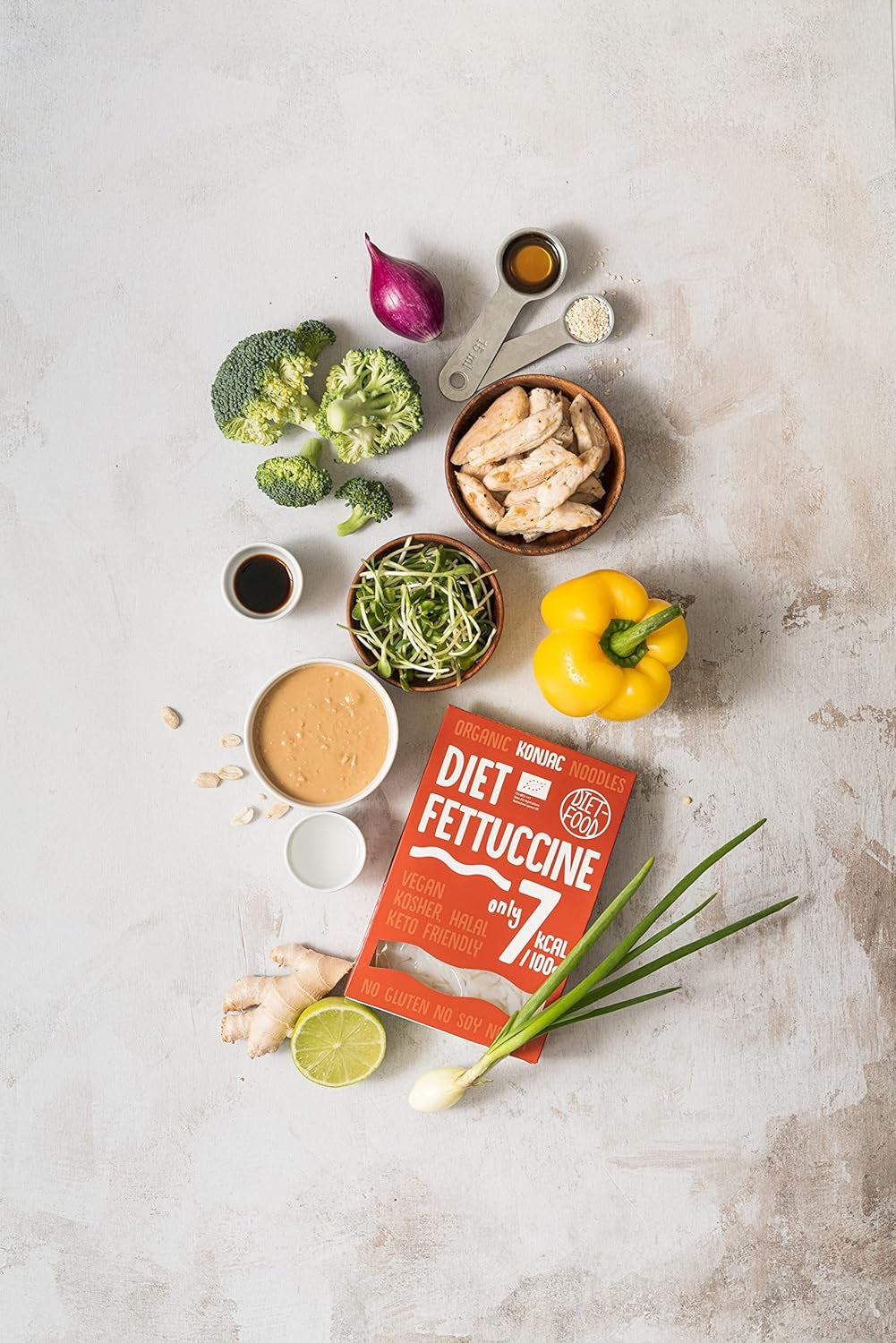 Tăiței Fettuccine Konjac Bio Shirataki Diet-Food - 300g, cu conținut scăzut de carbohidrați, fără zahăr, keto, vegan, cu conținut scăzut de calorii, fără gluten și fără ouă, preparați din făină de Konjac