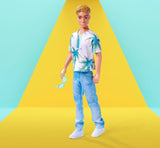 SIMBA 105733729 Steffi Love Kevin, păpușă de joacă poartă un top cu imprimare de palmier și blugi cool, inclusiv ochelari de soare, 30 cm, de la 3 ani Papusi Naty Shop