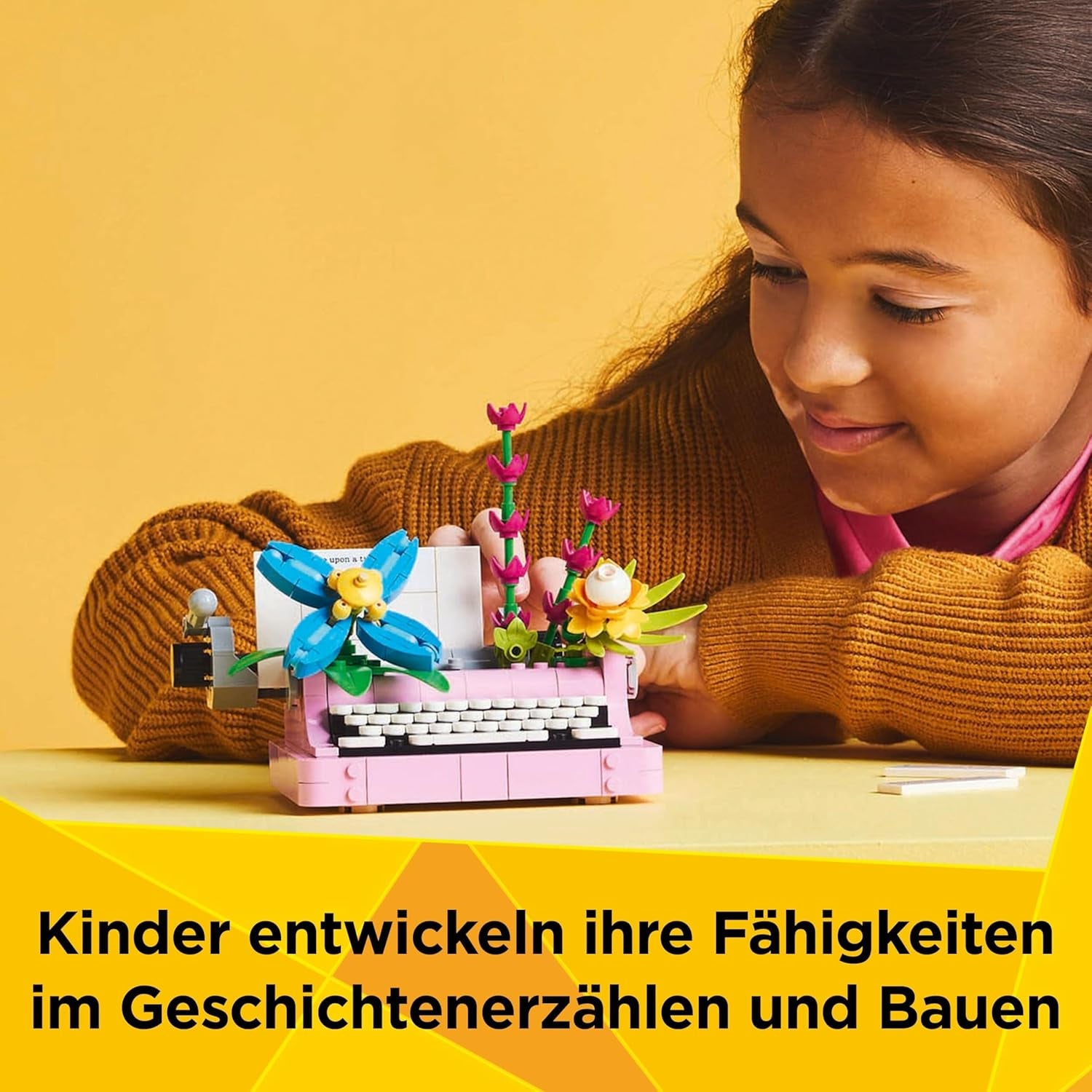LEGO Creator 3In1 Mașină de scris cu flori - jucărie convertibilă într-un model Keytar sau într-un ghiveci de flori cu blocnotes și stilou - set de construcție - cadou pentru fete și băieți de la 8 ani 31169 Seturi de constructie Besuche den LEGO-Store