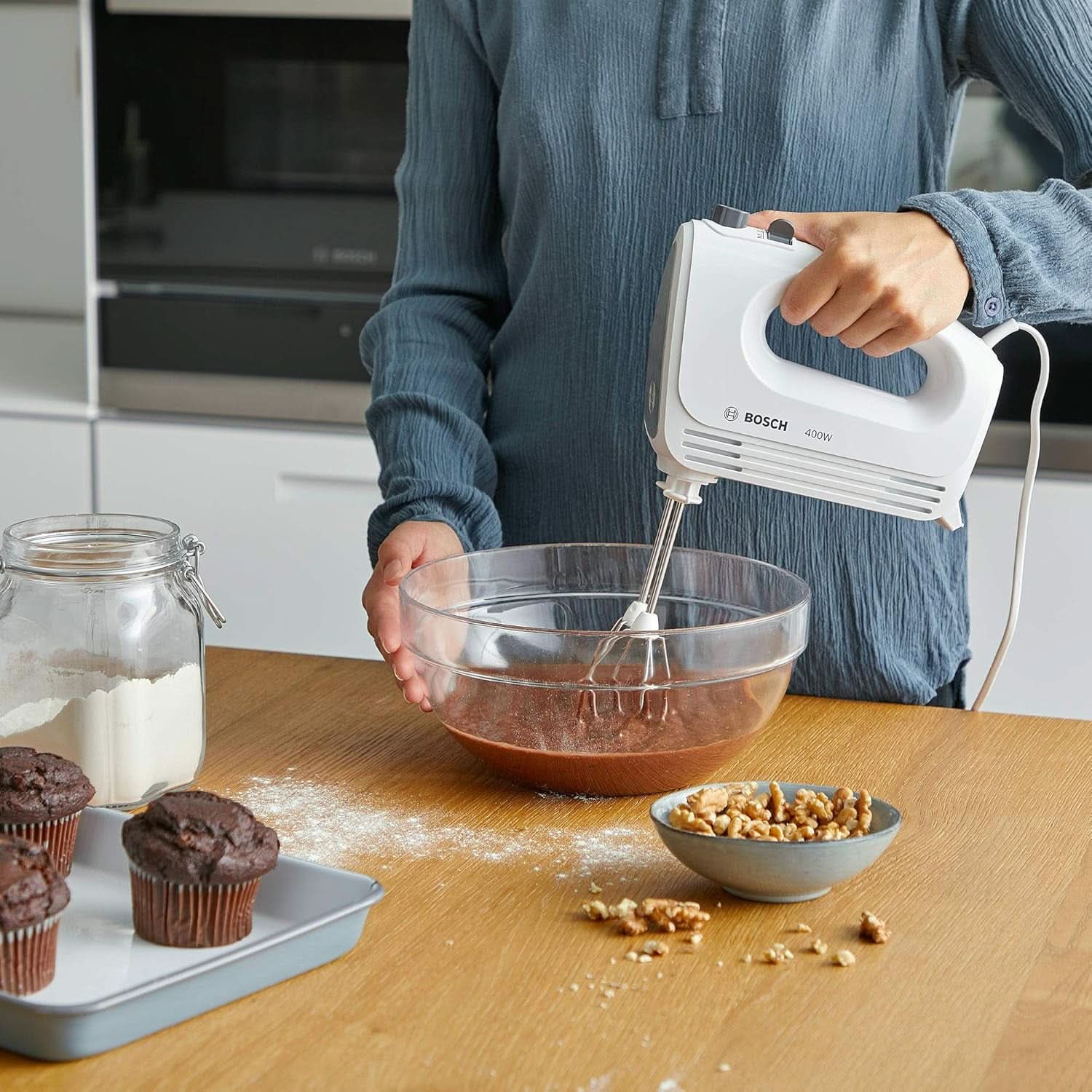 Bosch Hausgeräte Handrührer Clevermixx MFQ24200, 2 Rührbesen, 2 Spülmaschinengeeignet, 4 Stufen, Leicht, Leise, 400 W Weiß/Edelstahl Bucatarie Naty Shop