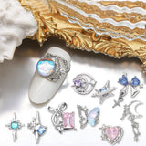 16 Stile Luxus Mond Stern Nagel Charms 3D Nail Charms Y2K Legierung Strasssteine Bogen Schmetterling Nagel Schmuck Metall Nail Art Charms Nägel Glitzersteine Nailart Rhinestones Nageldesign Zubehör
