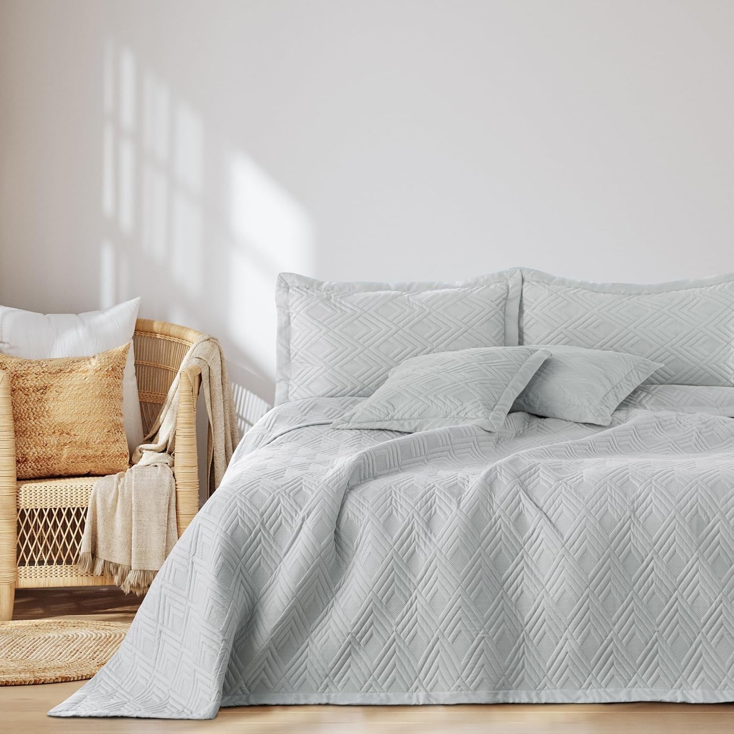 Ameliahome Cuvertură de pat 170X210 Cm Cuvertură de pat cu două fețe Ultrasonic Quilting Poliester Ophelia Dark Green Paturi si Cuverturi Besuche den AmeliaHome-Store Ophelia Argint 170X210 Cm