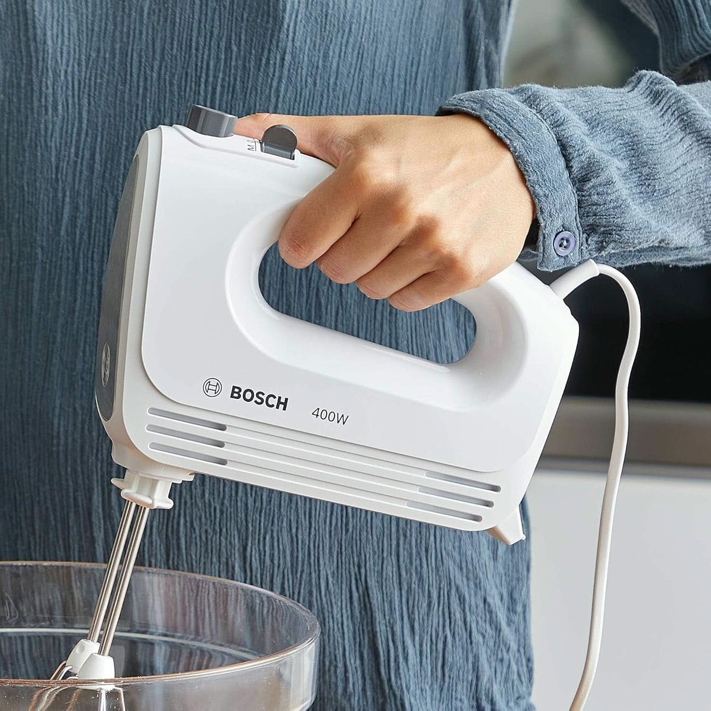 Bosch Hausgeräte Handrührer Clevermixx MFQ24200, 2 Rührbesen, 2 Spülmaschinengeeignet, 4 Stufen, Leicht, Leise, 400 W Weiß/Edelstahl Bucatarie Naty Shop