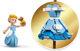 LEGO Ç€ Rochia prințesei Disney Cenușăreasa, jucărie pentru băieți și fete de la 9 ani - include un cuier pentru rochii, o mini păpușă Cenușăreasa și o figurină de șoarece - Playset creativ 43266 Seturi de constructie Besuche den LEGO-Store