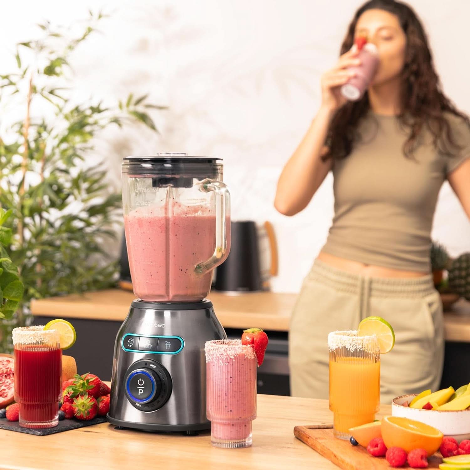 Cecotec Standmixer Power Black Titanium 2200MAX Smooth, 2200 W Maximale Leistung, 6 Klingen Aus Edelstahl, Ice-Crush-Funktion, Turbo- Und Smoothie-Funktion, Autoclean-Funktion Bucatarie Naty Shop