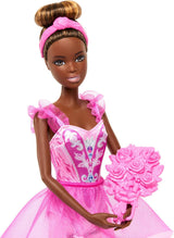 Barbie Ballettstudio Set mit 2 Puppen und 9 Zubehörteilen, blonde und brünette Ballerina-Modepuppen mit zusätzlichem Outfit und zum Tanzmotto passenden Teilen, HXC37, [Mehrfarbig]