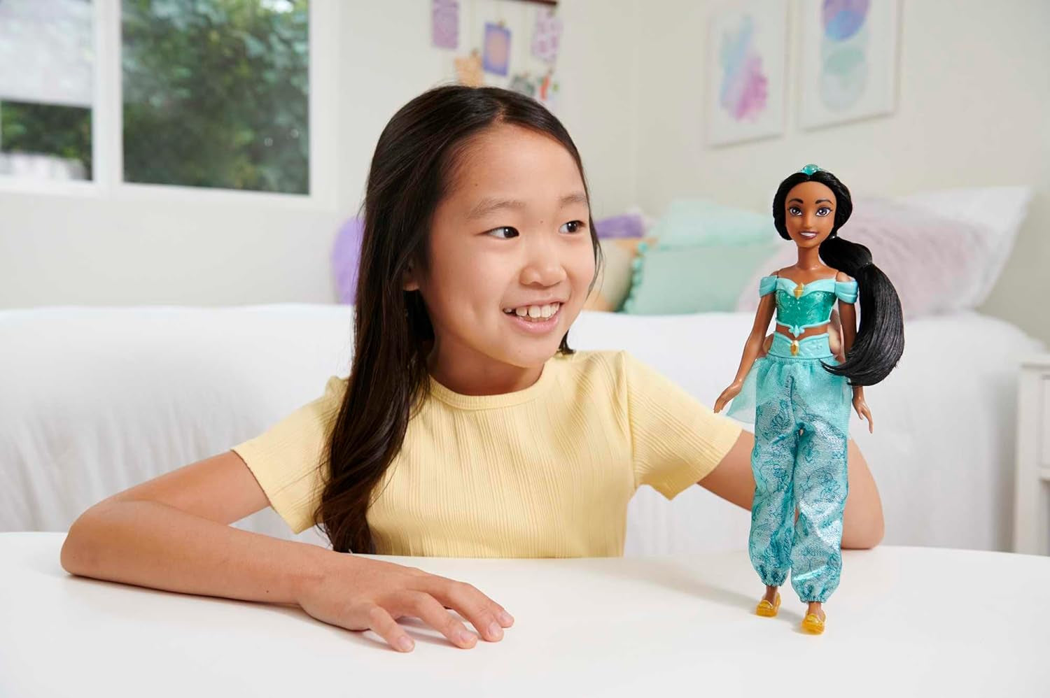 Jucărie Mattel Disney Princess, păpușă mobilă Jasmine Fashion cu haine și accesorii strălucitoare, inspirată de filmul Disney, cadou pentru copii, HLW12 Papusi Naty Shop