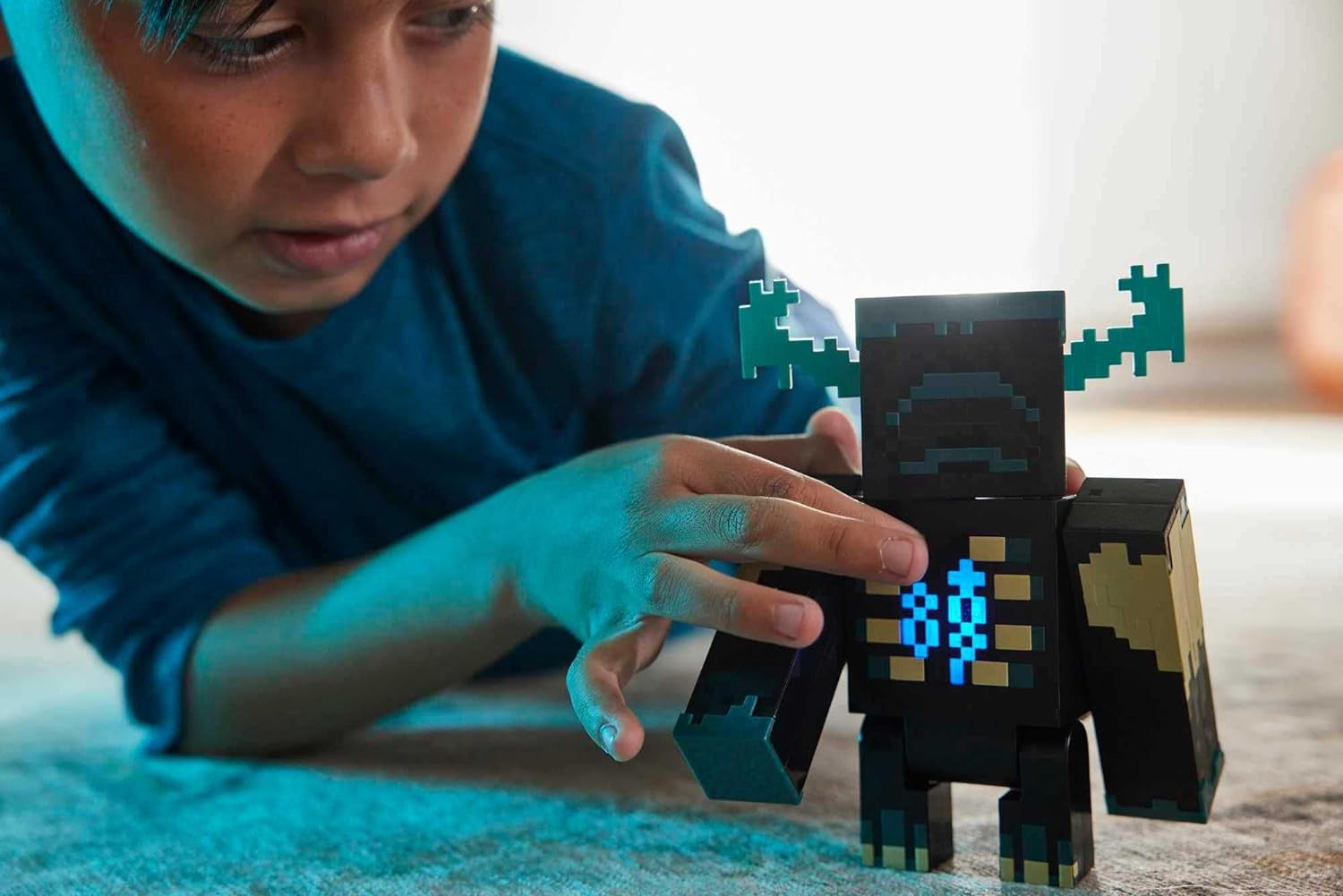 MINECRAFT Warden Figure - figurină de acțiune cu lumini, zgomote și mod de atac, pentru jucătorii și fanii jocurilor video aventuroși de la 6 ani, HHK89, negru - Guardiano Action figures Naty Shop