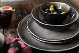 MÄSER 934073 Niara Organic Series, set de veselă modern pentru 4 persoane, cu aspect vintage incitant, serviciu combinat format din 16 piese cu o combinație specială de glazură în negru și maro, gresie