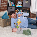 LAMAZE Bea the Banana, Clip pe cărucior și cărucior Jucărie pentru nou-născut, jucărie senzorială pentru bebeluși cu culori și sunete, jucărie de dezvoltare pentru băieți și fete cu vârsta cuprinsă între 0 și 24 de luni, galben Jucarii Bebe Naty Shop