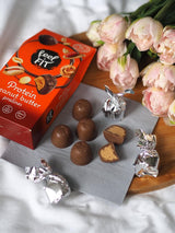 Praline proteice cu unt de arahide Feel FIT în ciocolată cu lapte de înaltă calitate, fără zahăr adăugat, 17% proteine, fără gluten 66 g (1 pachet)