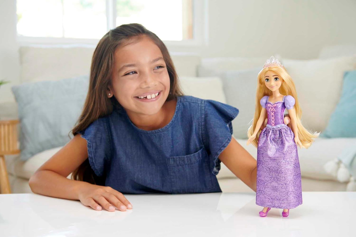 Mattel Disney Princess Rapunzel doll, Păr lung de coafat, Mobil, Pantofi și diademă detașabile, Cadouri Disney, Jucării de la 3 ani, HLW03 Papusi Naty Shop