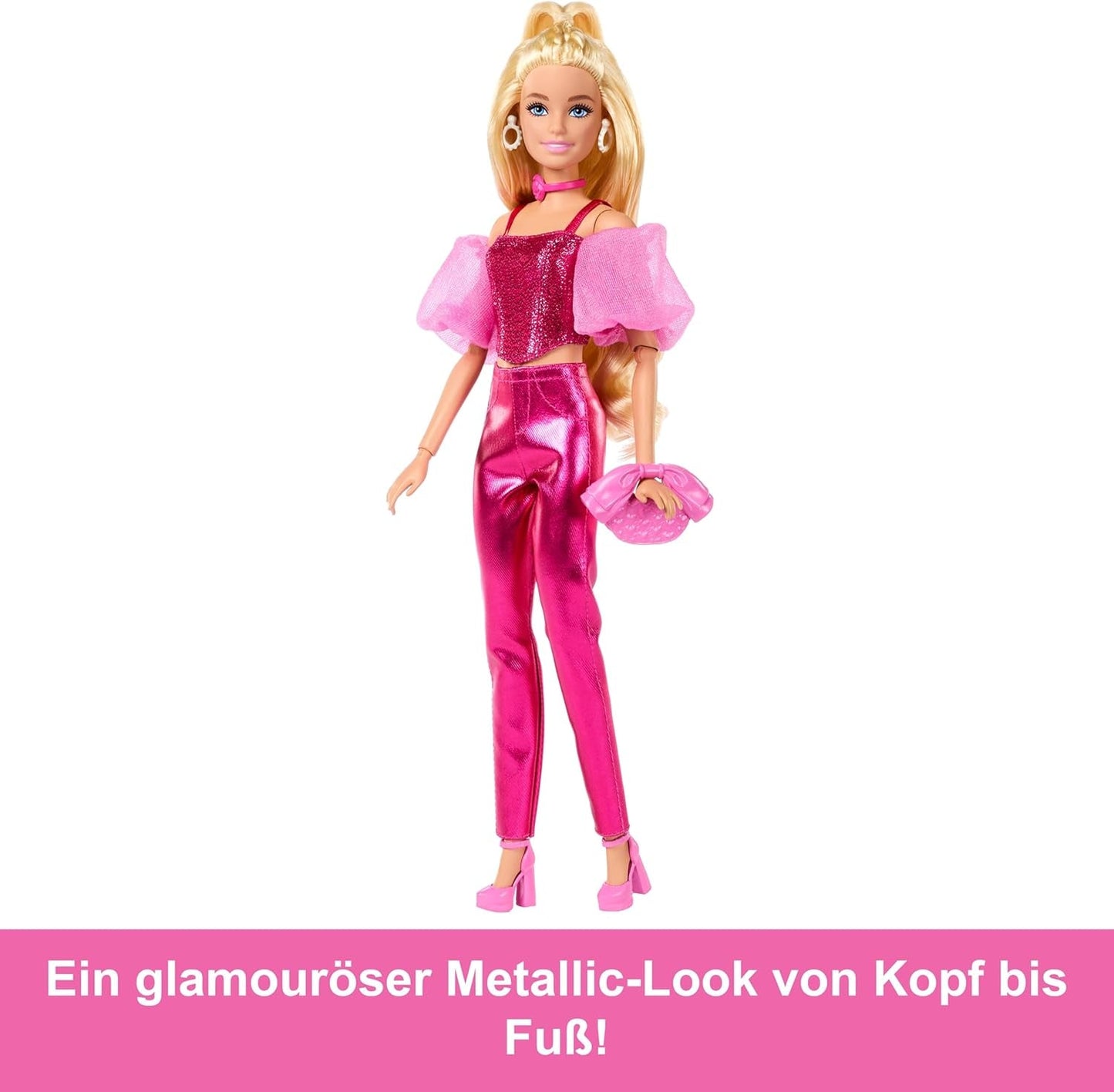 Păpușa Barbie Deluxe Style #5 într-o ținută roz metalizată, blondă, cu un top cu corset strălucitor și pantaloni strălucitori, cu accesorii precum un colier roz și o geantă de mână, JFP40