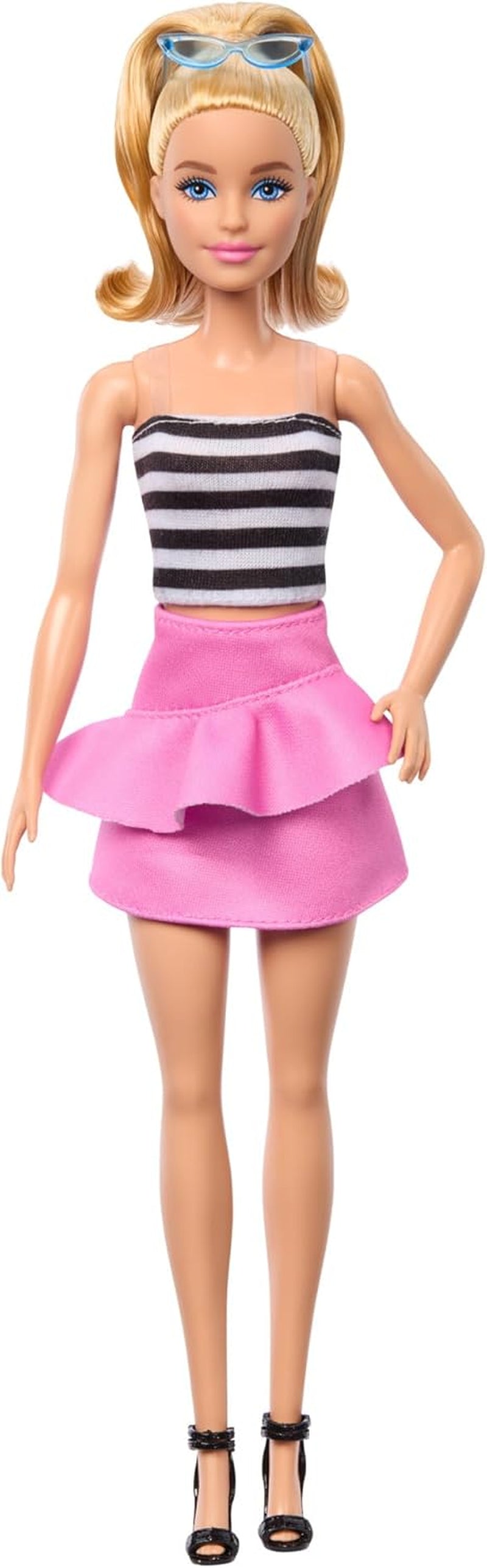 Păpușa Barbie Fashionistas nr. 213, blondă cu top în dungi, fustă roz și ochelari de soare, păpușă de modă de colecționat cu ocazia celei de-a 65-a aniversări, HRH11 Papusi Naty Shop