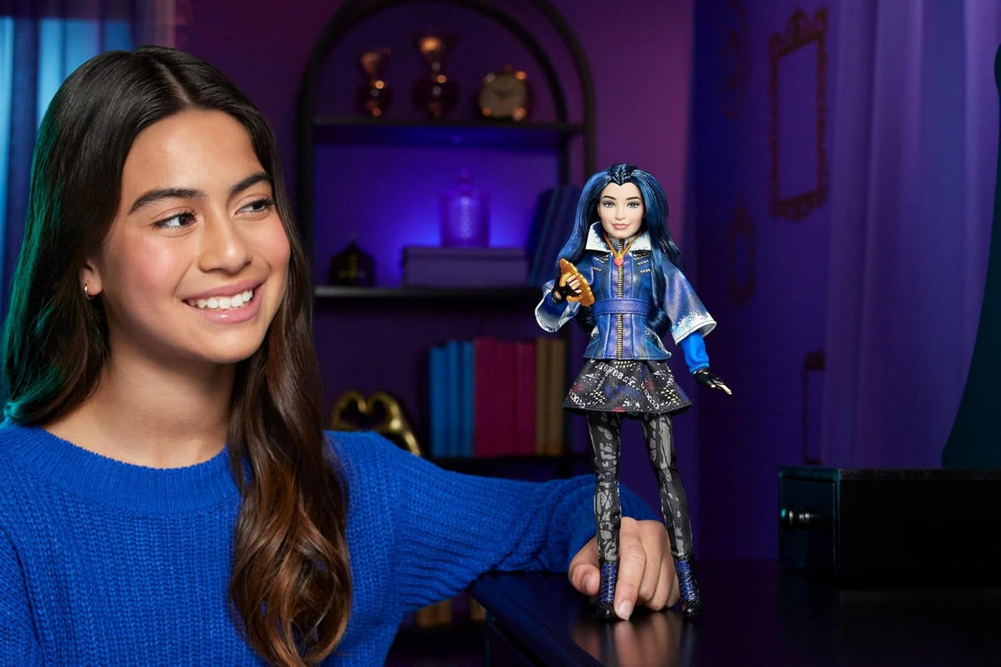 Mattel Los Decendientes, muñeca Evie, la Isla de los Perdidos, décimo Aniversario, conjunto, accesorii și articulații Flexibles, inspirație în film, JFG75