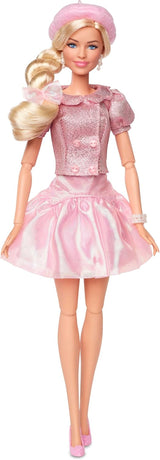 Păpușa Barbie The Movie, bazată pe film, Margot Robbie în rolul lui Barbie, figurină de colecție în bluză roz și fustă de tul, cu coafură stilizată și bijuterii asortate, JBJ53