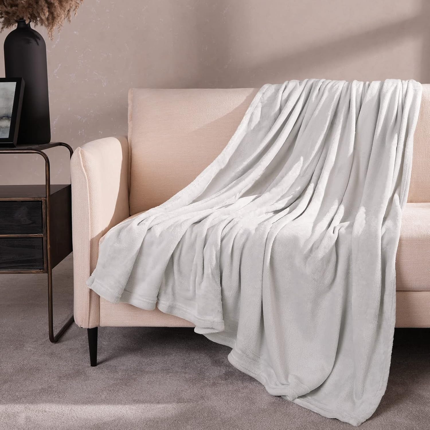 Cuvertură de pat Brentford's Ultra Soft Fleece, Silver Grey, Large Double - 150 X 200Cm Paturi si Cuverturi Besuche den Brentfords-Store