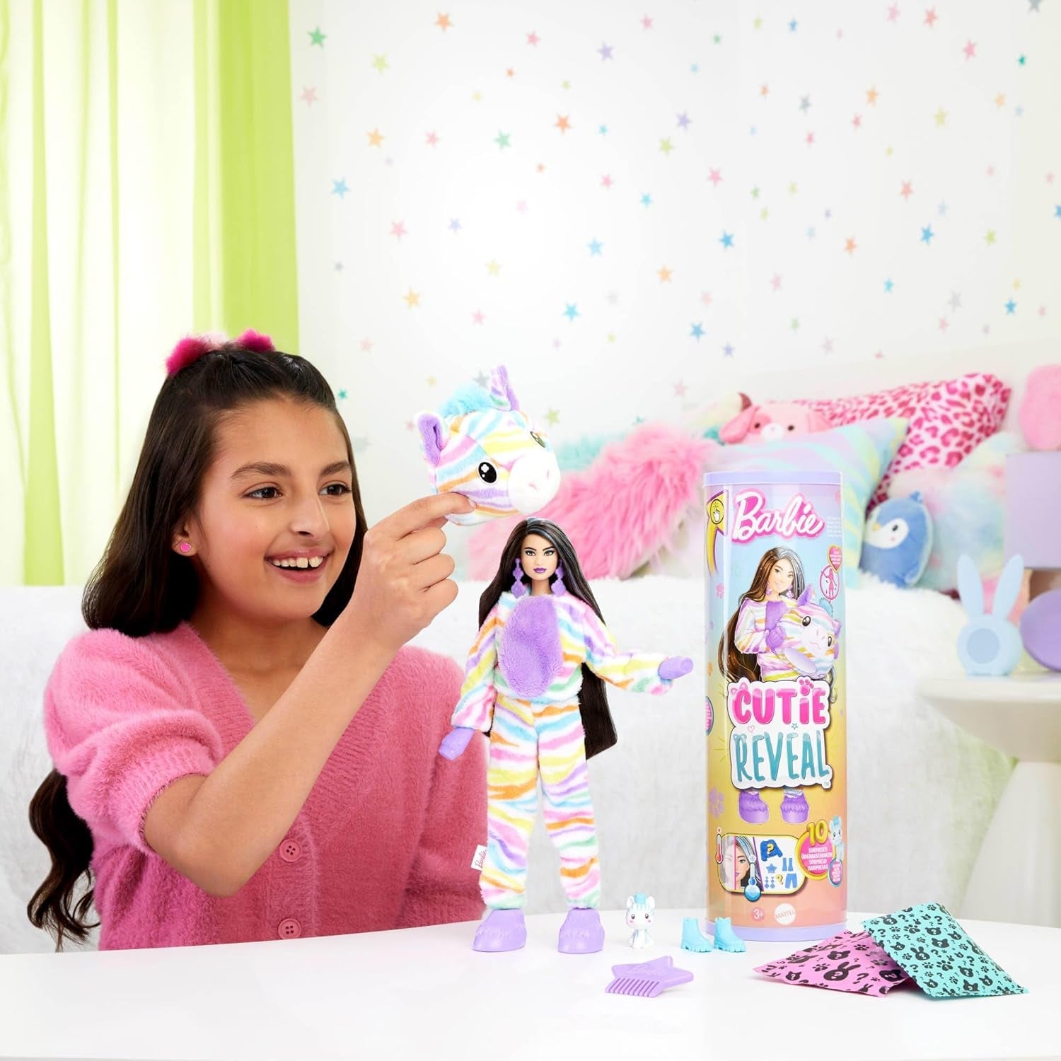 Păpușa Barbie Cutie Reveal și accesorii, costum de pluș zebră curcubeu și 10 surprize care își schimbă culoarea, gama Color Dream, HRK39