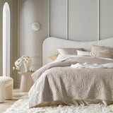 ROOM99 Feel Cuvertură de pat elegantă în bej 220 X 240 Cm Cuvertură de pat versatilă ca cuvertură de pat sau canapea Pătură de aruncare pentru pat și canapea Stil de cuvertură Ideal ca cuvertură de pat Catifea catifea Paturi si Cuverturi Besuche den ROOM99-Store