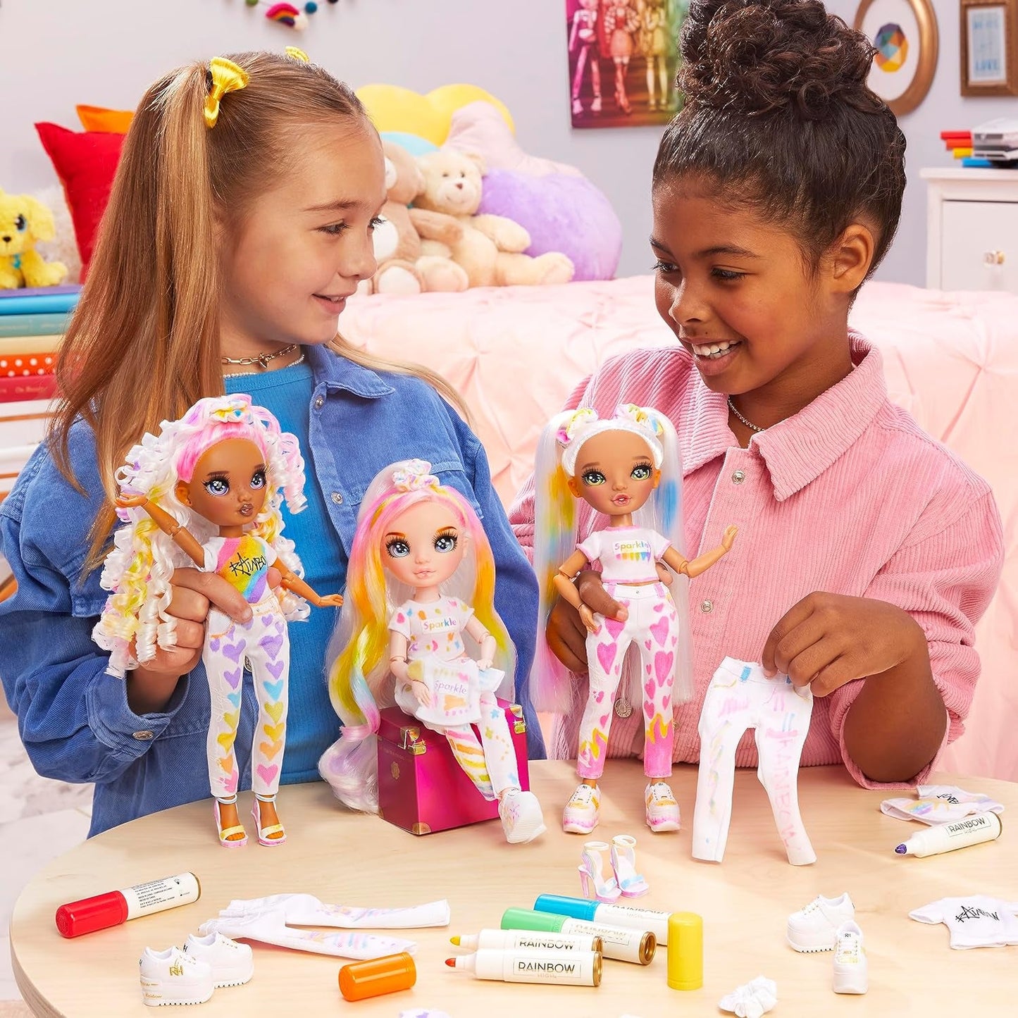 Rainbow High Color & Create DIY Modepuppe - Grüne Augen, Zöpfe, extra Top & Schuhe, abwaschbare Regenbogenstifte - Ausmalen, Gestalten, Spielen, Auswaschen - für Kinder von 4-12 Jahren und Sammler