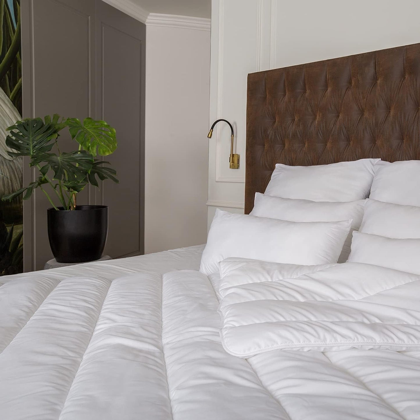 FAM Home Pernă 80X80 Set de 2 Microfibre moi - Pernă 80X80 Suferă de alergii Cu suport optim pentru gât și cap - Pernă interioară Respirabilă Reglarea umidității Antibacteriană Perne ortopedice cervicale Naty Shop