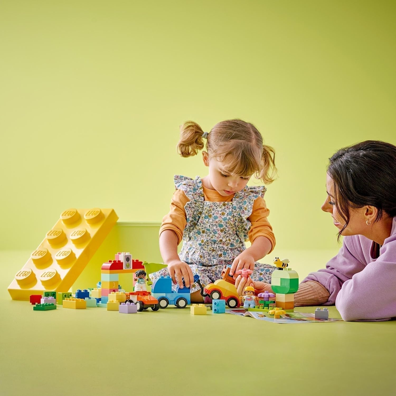LEGO DUPLO Classic Brick Box Cars And Trucks, set de joacă cu vehicule pentru copii de la 1,5 ani, jucărie de învățare creativă, jucărie pentru mașini și set de mașini de curse 10439 Seturi de constructie Besuche den LEGO-Store