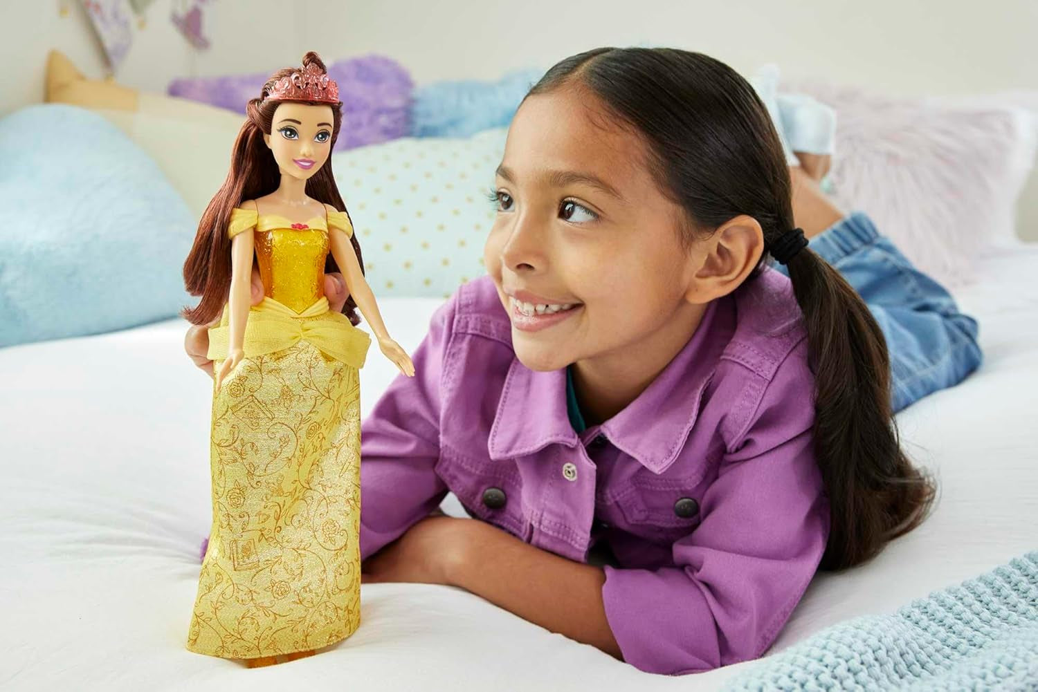 Mattel Disney Princess Toy, păpușă mobilă Belle Fashion cu haine strălucitoare și accesorii, inspirată de filmul Disney, cadou pentru copii, HLW11 Papusi Naty Shop