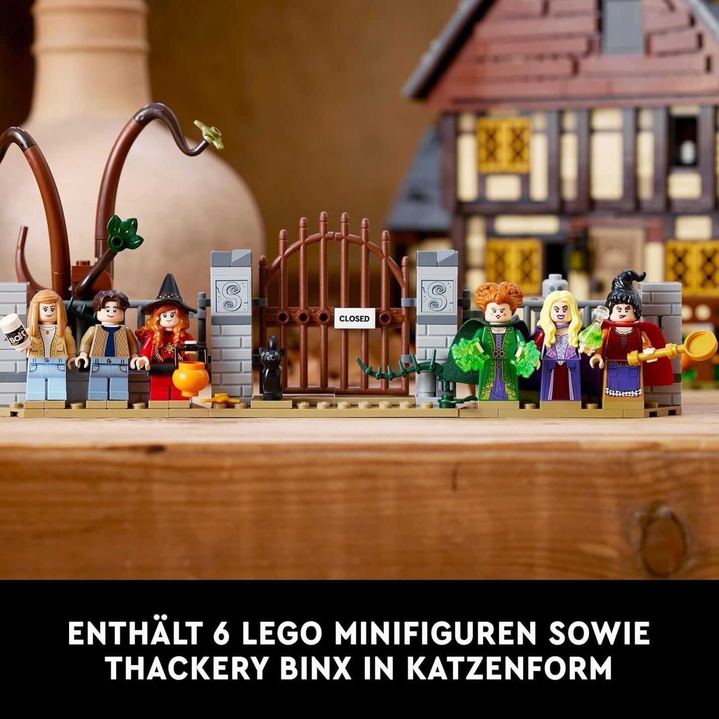 LEGO Ideas Hocus Pocus: Setul casei vrăjitoarelor surorilor Sanderson, kit de colecție pentru adulți cu casă, 6 minifigurine și accesorii, femei și bărbați 21341 Seturi de constructie Besuche den LEGO-Store
