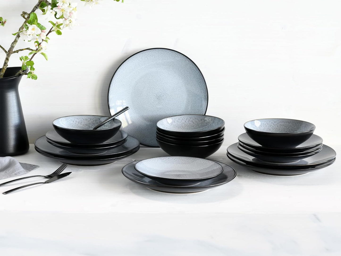 CreaTable, 23964, Serie Malmö, 18-teiliges Geschirrset für 6 Personen, Teller Set aus Steinzeug, spülmaschinen- und mikrowellengeeignet, Qualitätsproduktion