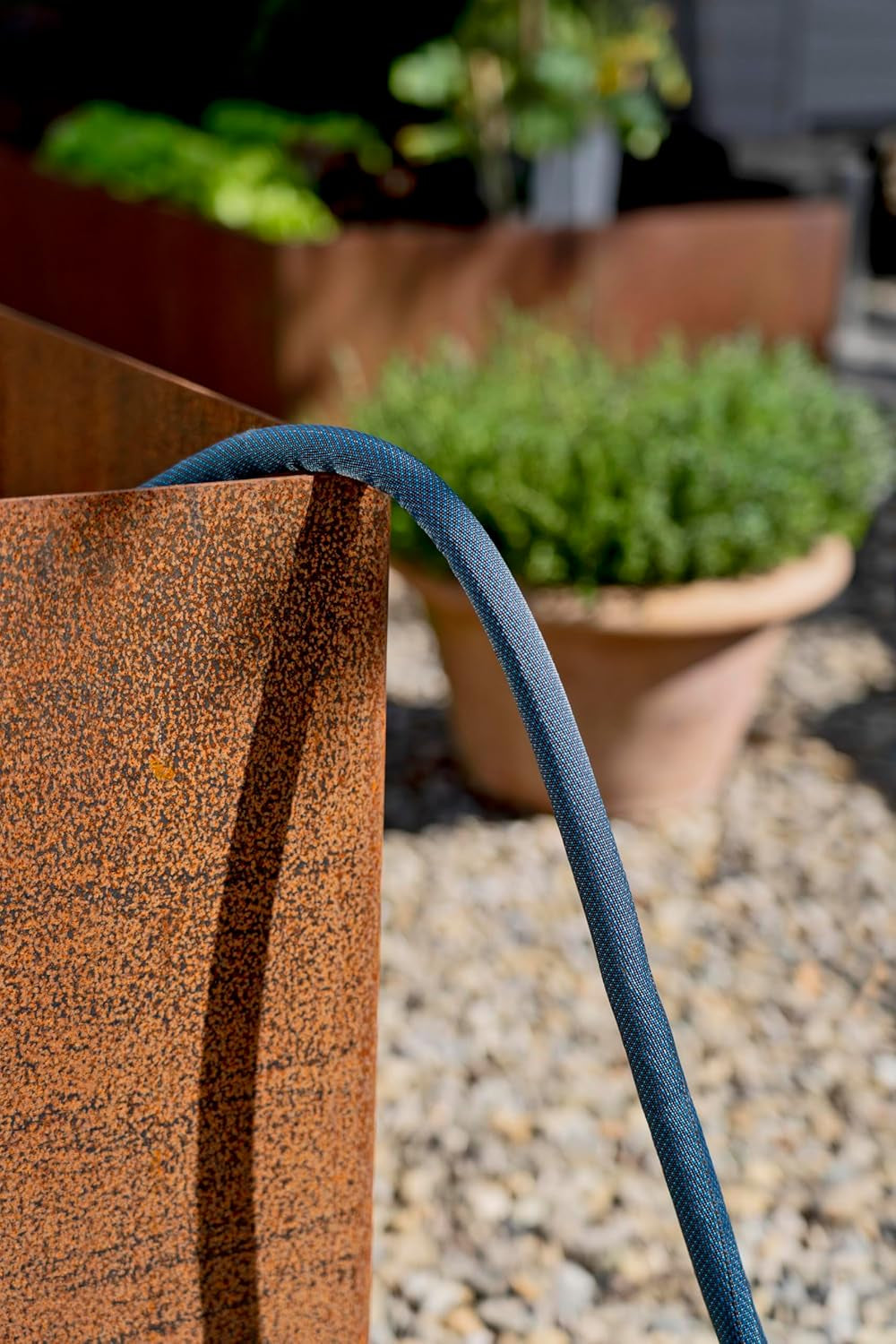 Set Gardena Liano Xtreme 1/2 inch, 20 m: Furtun de grădină extrem de robust din material textil, cu furtun interior din PVC, ușor, rezistent la intemperii (18470-20)