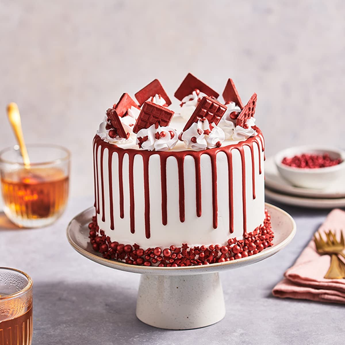 FunCakes Choco Drip Chocolate: Aromă delicioasă, Ușor de folosit, Perfect pentru prăjituri cu picurare, Aromă de ciocolată cu picurare. Pachet resigilabil 180 g. Pasta de zahar Naty Shop