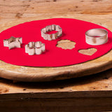 FunCakes Rolled Roll Fondant Disc Raven Black: aromă delicioasă de vanilie, 430 g & Rolled Roll Fondant Disc Fire Red: aromă delicioasă de vanilie, deja rulat, ușor de utilizat, 430 g Pasta de zahar Naty Shop