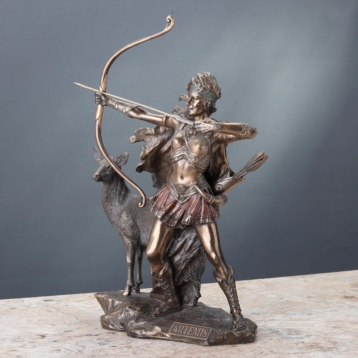 Statuia din bronz a zeiței vânătorii și a sălbăticiei Statuete si sculpturi Naty Shop